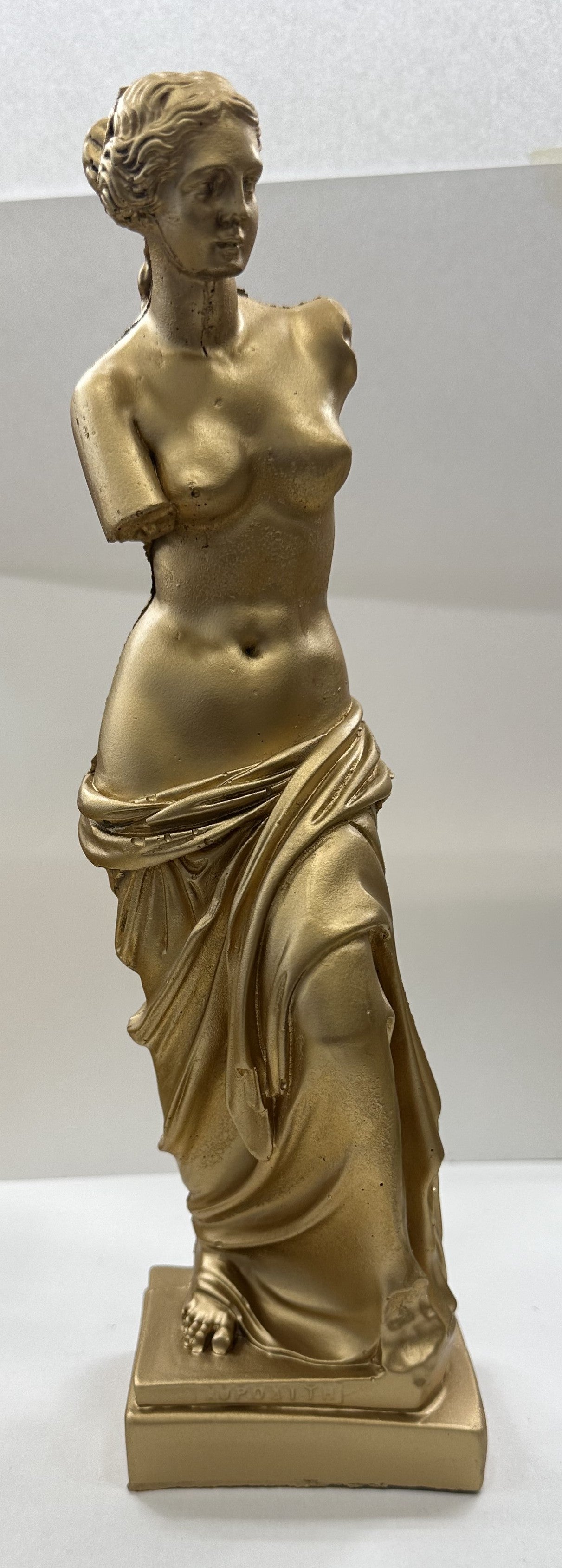 N623-24 / 22 cm / 11,00€ / AFRODITE OF MILOS